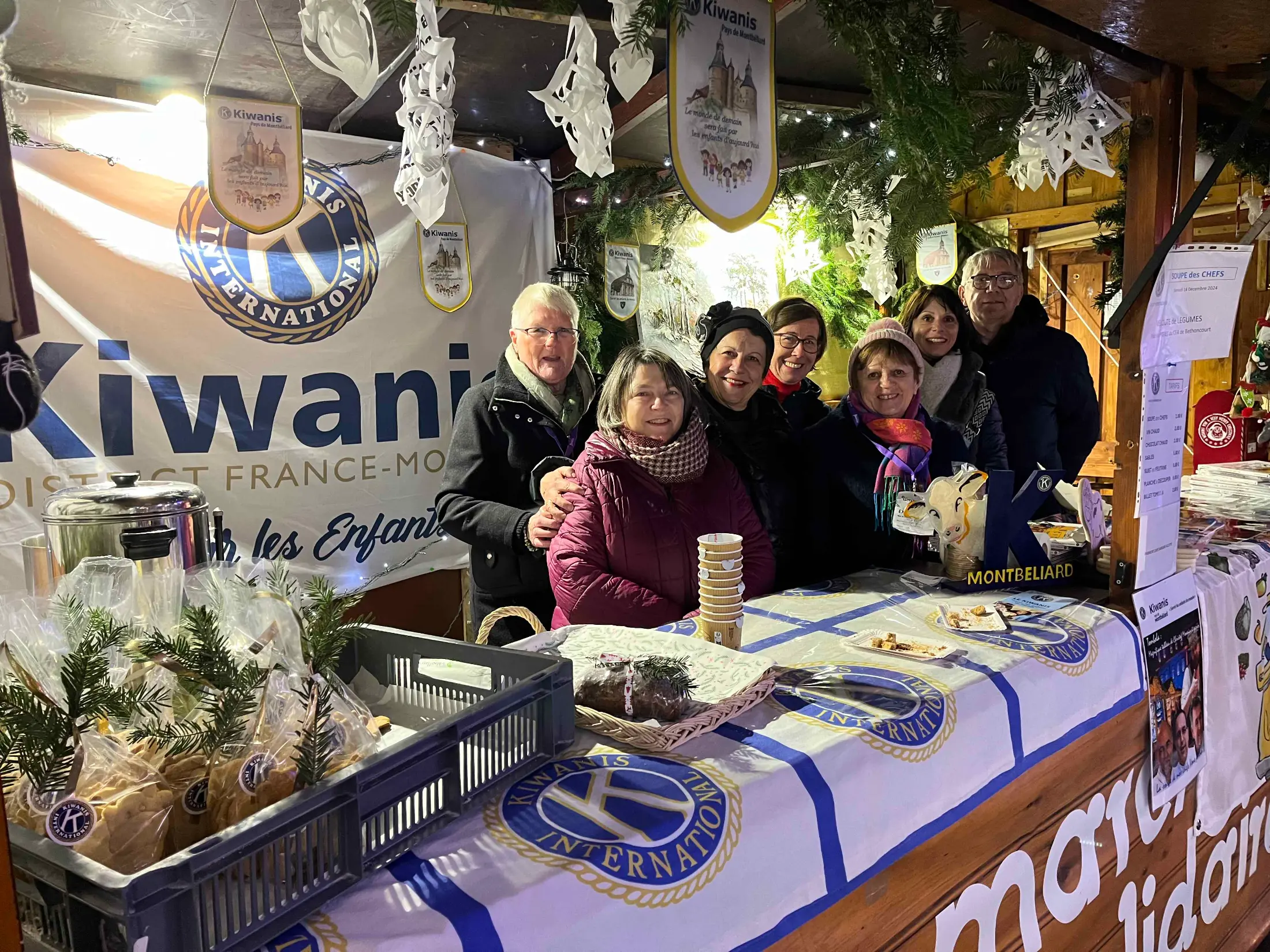 Toute l'équipe présente au marché de Noël