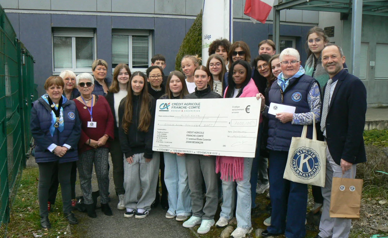 Illustration de Soutien à un voyage scolaire en Chine